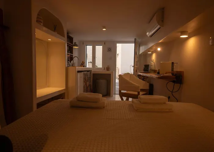 בית נופש Naousa's Melody *